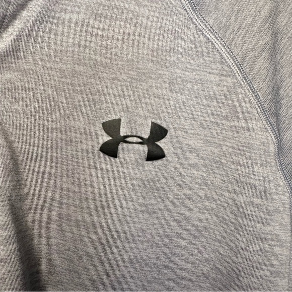 Under Armour Men’s Heat Gear Long Sleeve Hoodie Teeshirt Loose Fit size M - Picture 3 of 9